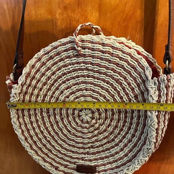 Fossil Faye Crossbody Leather Woven Straw Pom Pom Canteen ZB7743805 - Picture 4 of 6